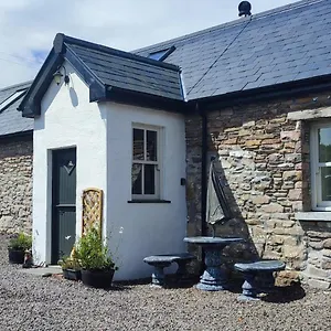 Holiday home The Old House At Belfield